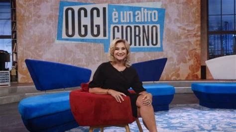 Oggi è Un Altro Giorno Serena Bortone è Incontenibile Il Pubblico Al