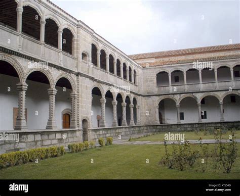 Avila Real Monasterio De Santo Tomas Claustro De Los Reyes 14a Stock