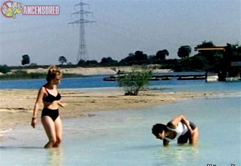 Honolulu Nude Pics Page 1