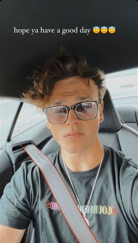 Pin by 𝗏𝖾𝖽𝗂𝗄𝖺 on jonahmarais Jonah marais Imagine john lennon