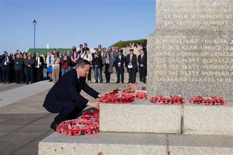 Pol Mica Por La Visita De David Cameron A Las Islas Malvinas