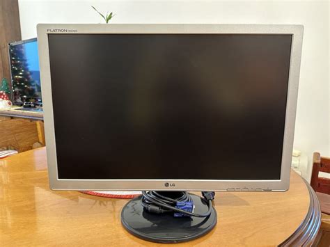 Monitor LG Flatron W2224S SF