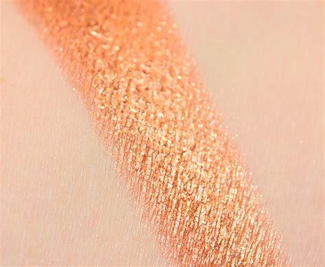 Huda Beauty Nude Medium Obsessions Eyeshadow Palette Review Swatches