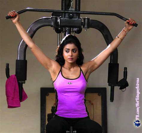 Foto Gadis Cantik Olahraga Terlihat Hot Dan Sexy Kulit Mulus Wanita Muda