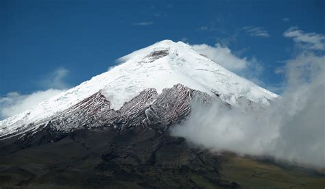 Cotopaxi Volcano Hiking to the Glaciers – Activexpedition