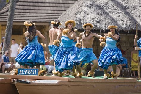 Laie Hi July 26 Students Perform Hawaiian Dance At The Polynesian