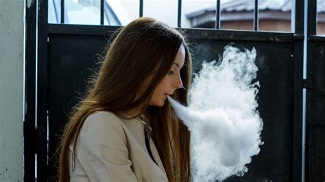 Data Show Worrisome Rise In Youth Vaping Science News For Students