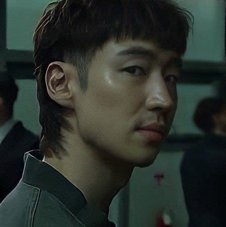 Two Block Haircut Crop Haircut Lee Je Hoon Mens Hairstyles Thick