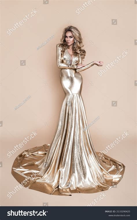 2 250 Stunning Blonde Woman Evening Dress Images Stock Photos Vectors Shutterstock