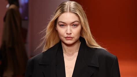 Gigi Hadid Debuts New Look With Platinum Blonde Hair Bleached Eyebrows See Photos Teen Vogue