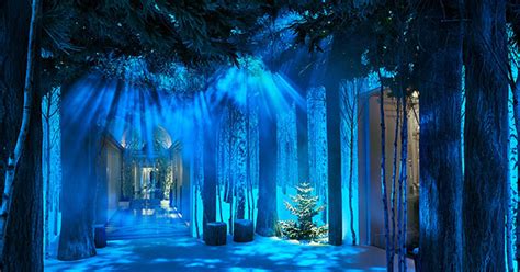 Apple S Chief Designer Unveiled A Naked Christmas Tree