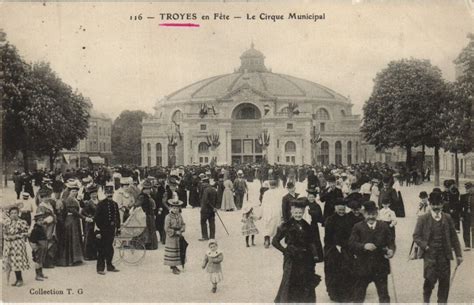 Troyes en fete Cirque Municipal à Troyes Cartorum