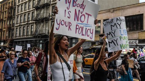 Supreme Court Overturns Roe V Wade Photos Of Protesters Crowds