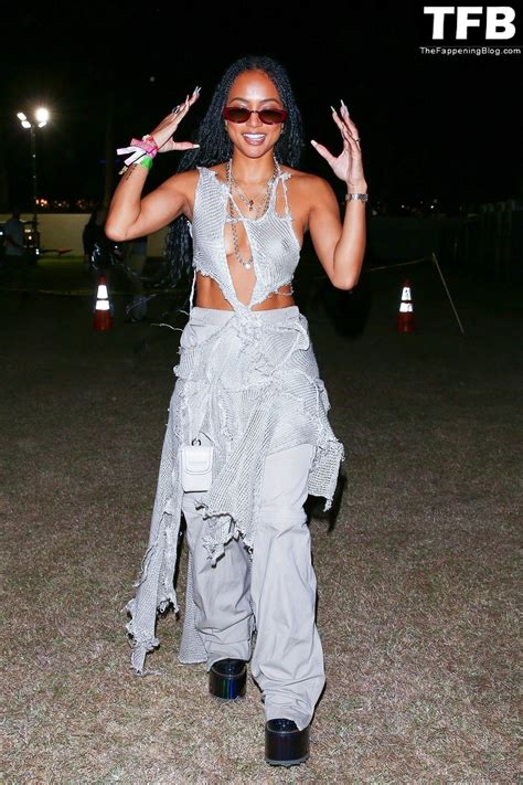 Karrueche Tran Flashes Her Nude Tits As She Exits Day One Of Coachella Photos Thefappening