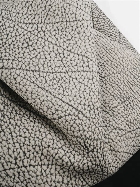 FLUKE tote bag in hand-sanded nubuck leather | TSATSAS