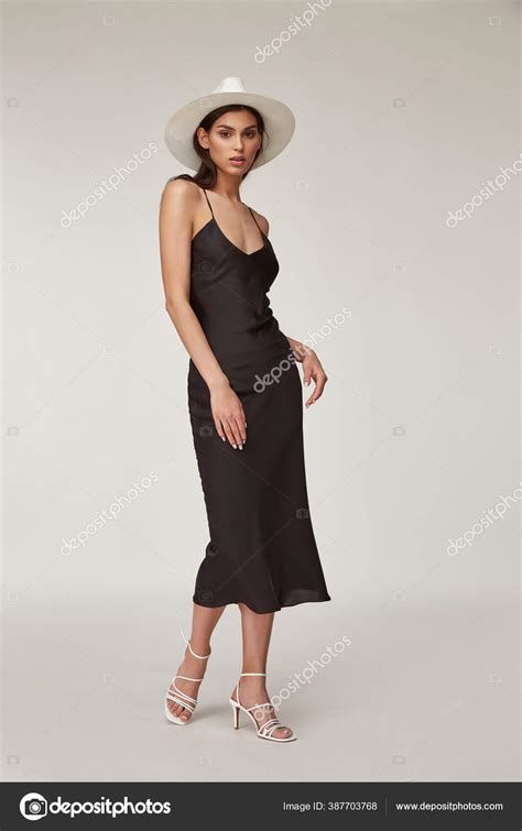 Beautiful Woman Fashion Model Makeup Brunette Hair Perfect Body Shape Stock Photo By Iniraswork