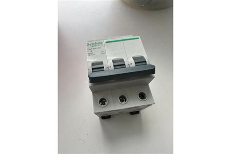 Автоматический выключатель Systeme Electric City9 set ав с 16а 3p 4.5ka ...