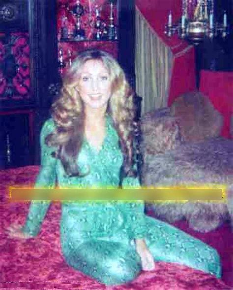 Linda Thompson Sitting On Elvis S Bed Elvis Presley House Graceland