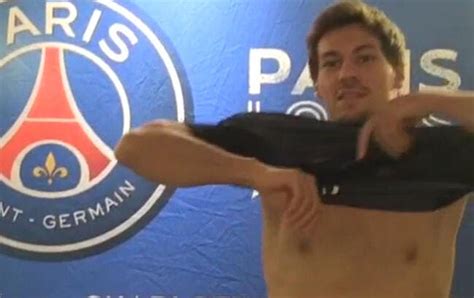 Foot PSG Un tatouage OM sur Stambouli Démenti officiel du PSG Foot 01