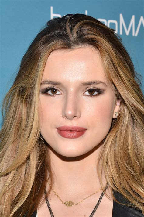 Bella Thorne Biography, Age, Family, Height, Boyfriend, Salary, Net