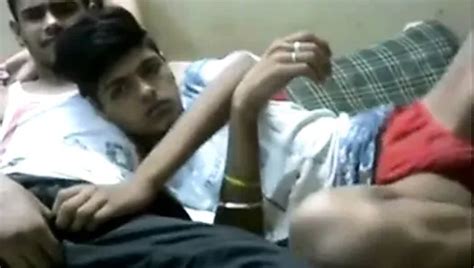 Indischer jüngster schwuler typ hatte sex im hinterzimmer xHamster