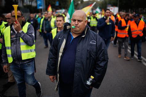 Los Transportistas Suspenden La Huelga Indefinida Por El Bajo Seguimiento