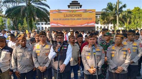 Parade Foto Launching Polisi Rw Jajaran Polda Jabar Tahun