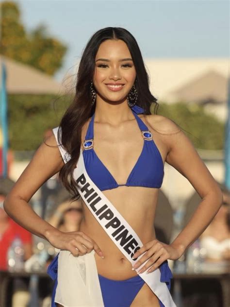 Ảnh thi bikini của Bùi Khánh Linh và thí sinh Hoa hậu Liên lục địa