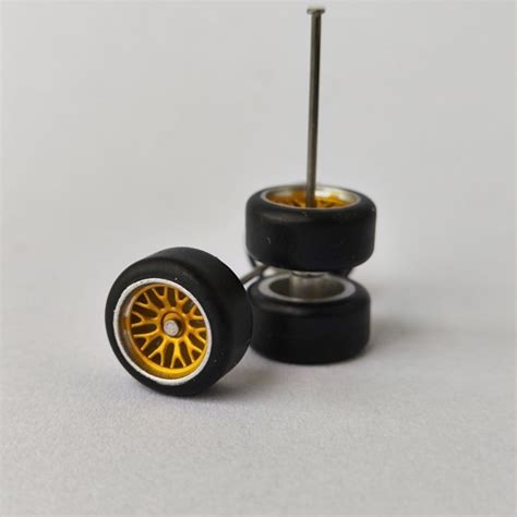 Rodas Pneus De Borracha Raiada Dourada E Prata Para Miniaturas Hot Wheels Escala 1 64