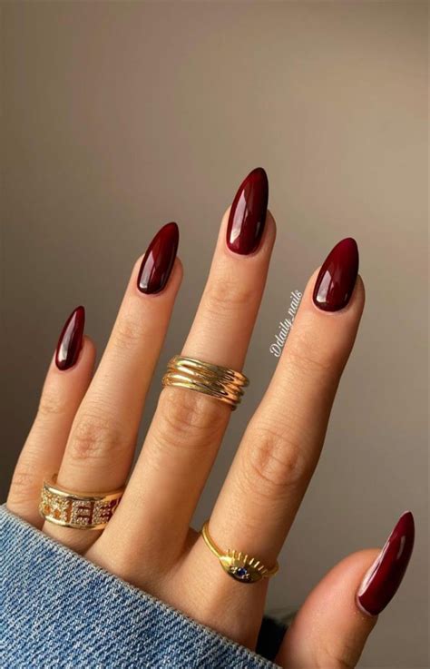 Elegant Nude Almond Nails Design For Spring Nail Colors