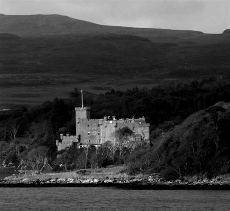 Tour Scotland: Tour Haunted Scotland Dunvegan Castle