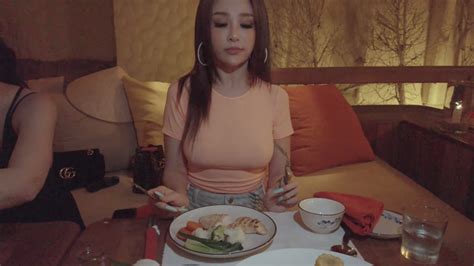 Huyền Baby khoe giảm kg để thoả sức diện bikini tầm này đố ảnh cap màn hình hại được chị