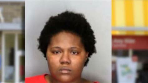 Woman Pulls Gun On Mcdonalds Employees Over Condiment Mix Up Police