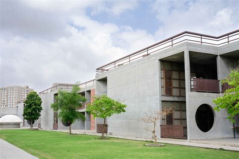 IIM Ahmedabad : Placements, Admission, Courses, Ranking, Fees, Cutoff 2024