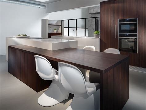 Пластиковые стулья для кухни