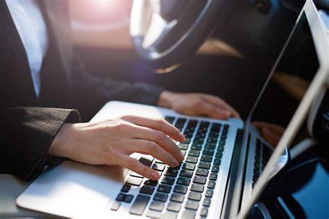 How To Charge Laptop In Car