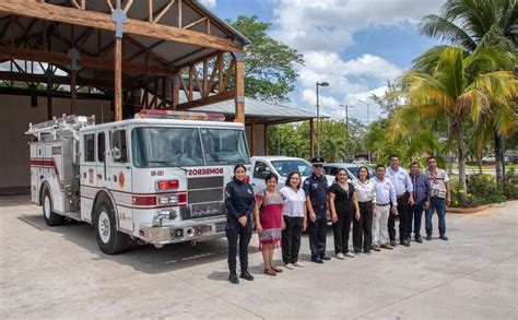 Mary Hernández Entrega Una Unidad De Alta Gama Al Heroico Cuerpo De Bomberos