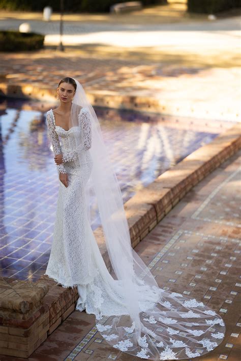 Seville 2024 Wedding Dress: 124 Brianna