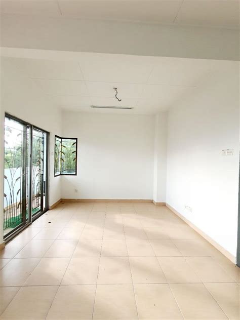 WTS CORNER LOT 3 STOREY SEMI DETACHED KIPARK PUCHONG Property For