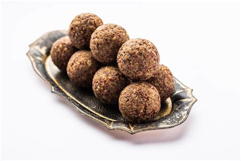 Alsi Pinni Laddu Or Flax Seed Laddo Or Healthy Jawas Ladoo Are