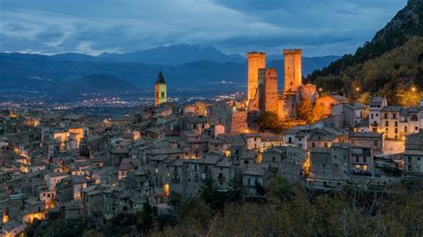 Abruzzo - Italian Wine Region | Wine-Searcher