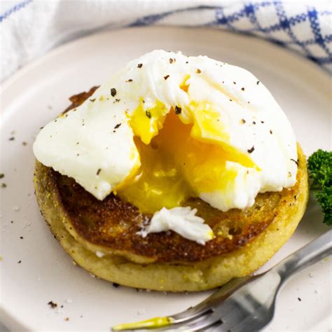 Microwave Poached Eggs - The Gracious Wife