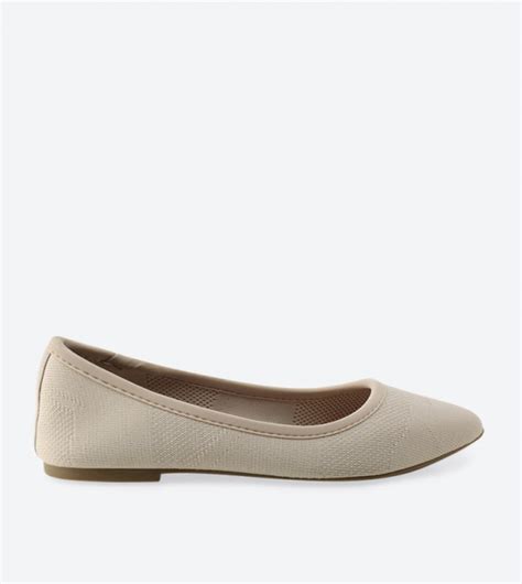 Buy Skechers Cleo Sass Ballerinas Nude In Nude 6thStreet Qatar