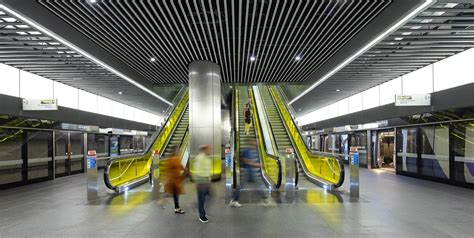 Canary Wharf Station in the Spotlight - Adamson and AAI