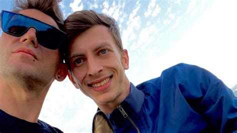 Coppia Di Ballerini Gay Di Palermo Ottiene L Affidamento Di Una 17enne Ora Siamo Una Vera