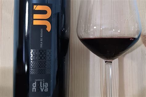 Ripartiamo dal vino Rosso Isola dei Nuraghi Igt Jù 2017 Cantine di