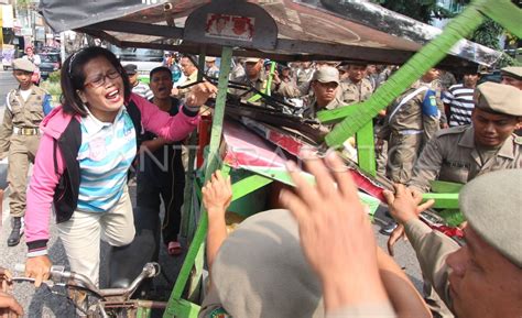 Penertiban Pedagang Kaki Lima Antara Foto