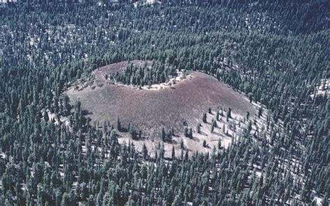 LOS VOLCANES DORMIDOS SE DESPIERTAN