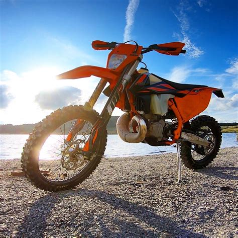 Just thought I’d share my friends 2019 KTM 250 exc. it’s a thing of ...