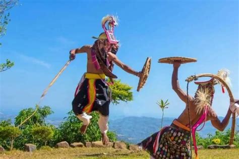 Asal Usul Tari Caci Tarian Tradisional Masyarakat Manggarai